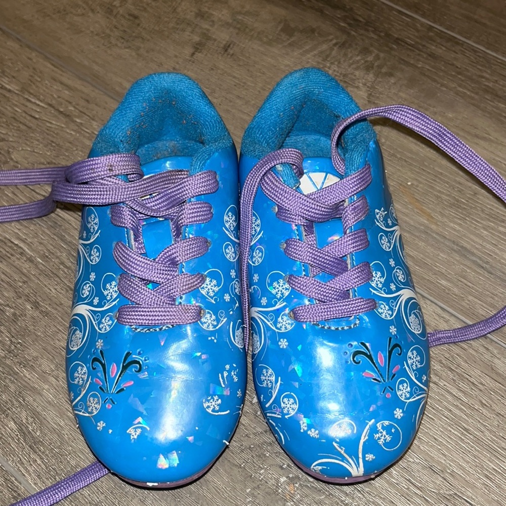 Girls soccer shoes
